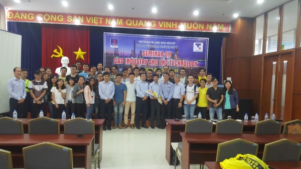 Giao lưu giữa đại diện Tokyo Gas Việt Nam và Sinh viên PVU
